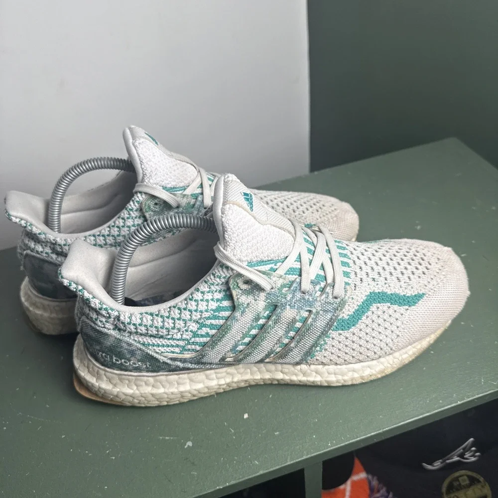 Adidas UltraBoost 5.0 DNA Men Running Shoes Core‎ Green/Cloud White GY3194 Sz 8